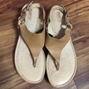 Woman’s Born size 7 sandals.